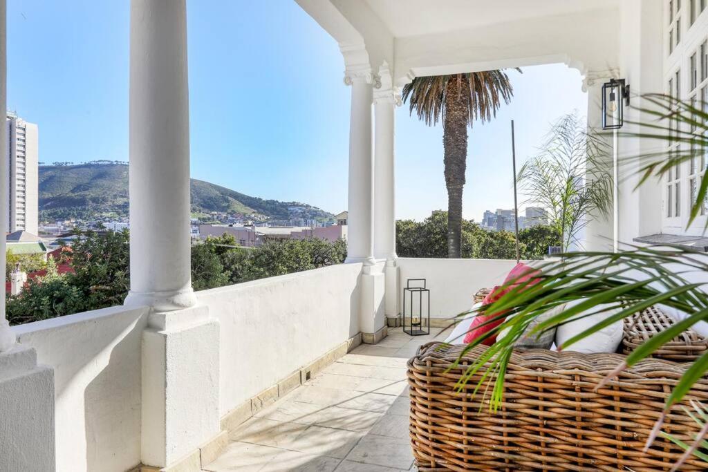 Apartment Secure & Central: With Views 2 Bed Both Ensuite *