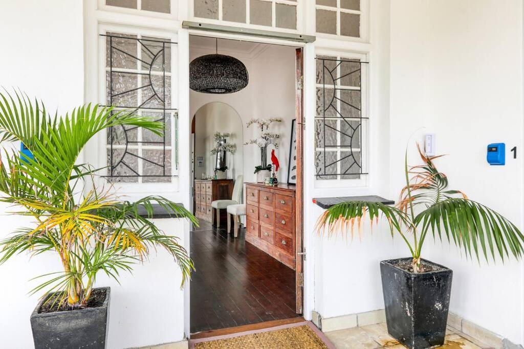 Secure & Central: With Views 2 Bed Both Ensuite Apartment Cape Town