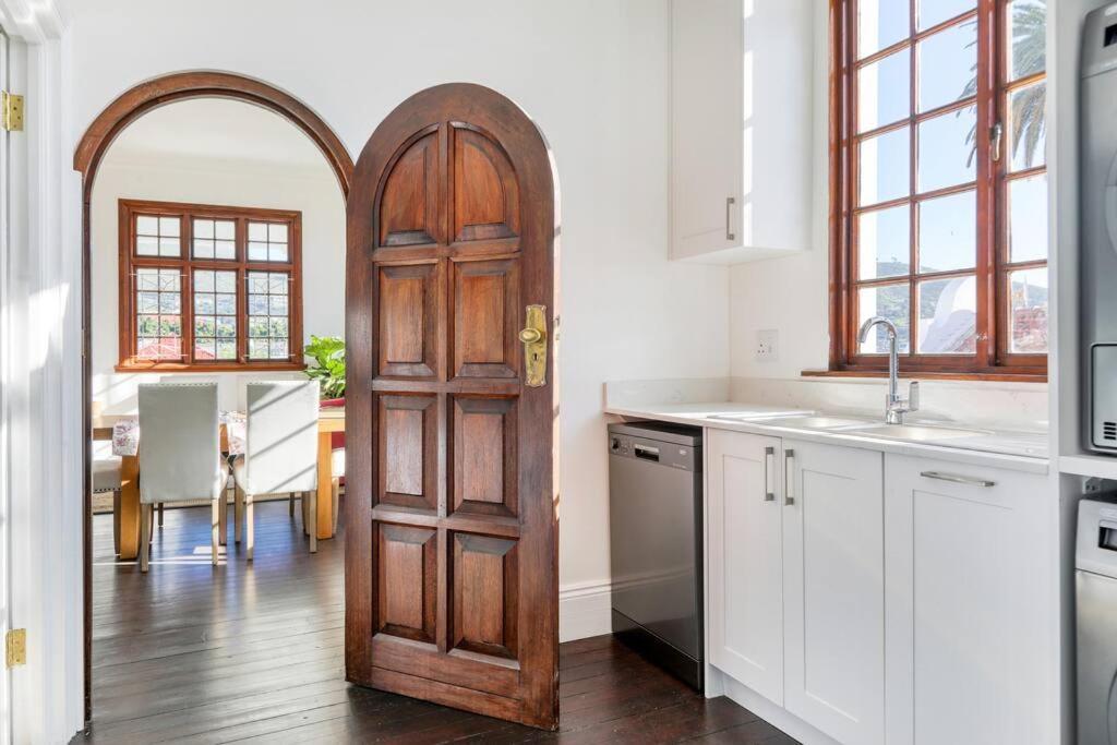 Apartment Secure & Central: With Views 2 Bed Both Ensuite *