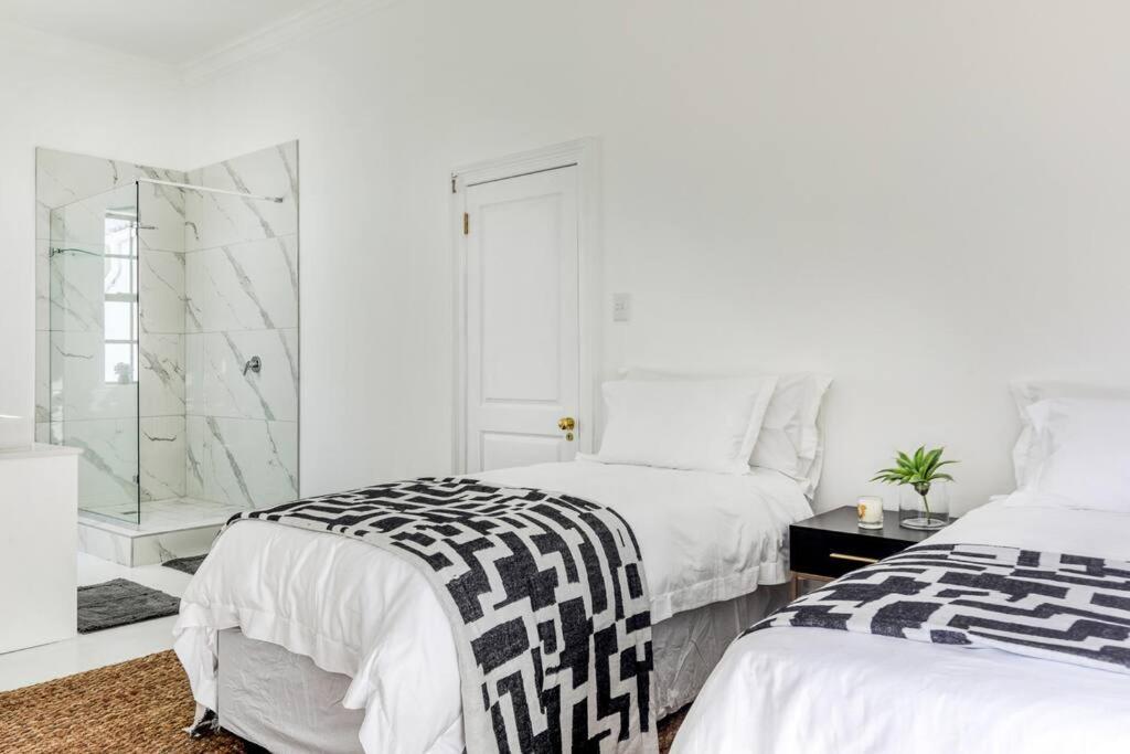 Secure & Central: With Views 2 Bed Both Ensuite * Cape Town